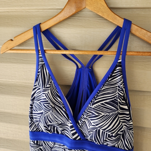 L.L.Bean women's swimming top - Picture 2 of 10